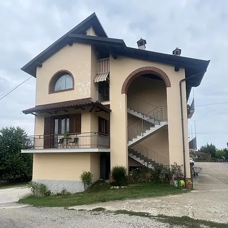 Langhe Da Cartolina Apartmán *